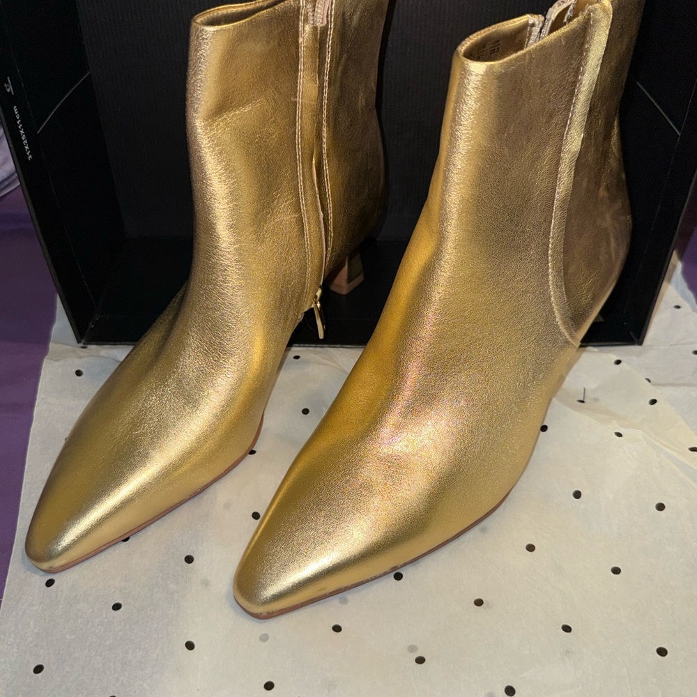 Naturalizer Super Comfy Gold Ankle Booties